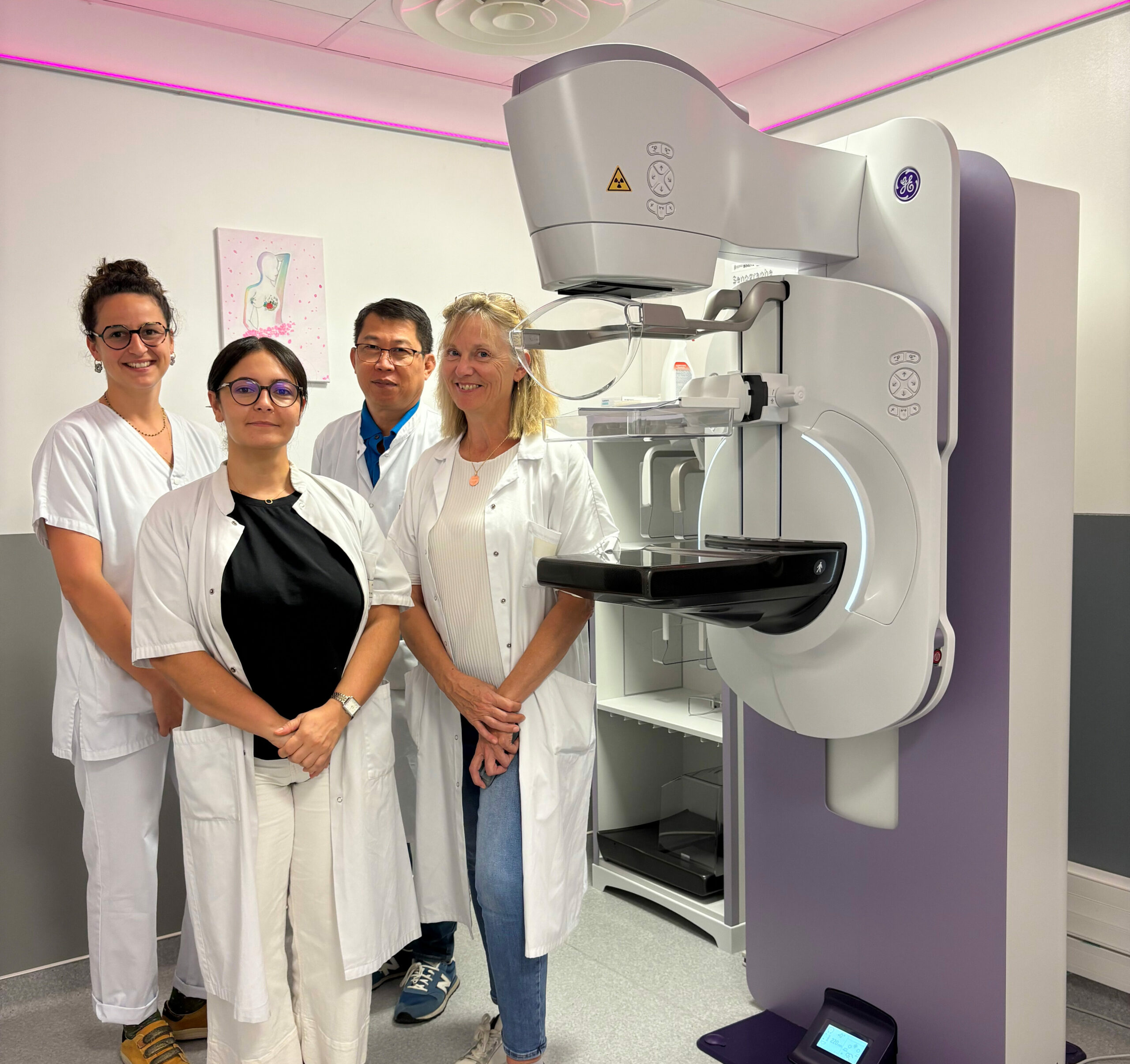 Vous consultez actuellement Le centre hospitalier de Bergerac se dote d’un nouveau mammographe et renforce son offre de soin pour octobre rose.